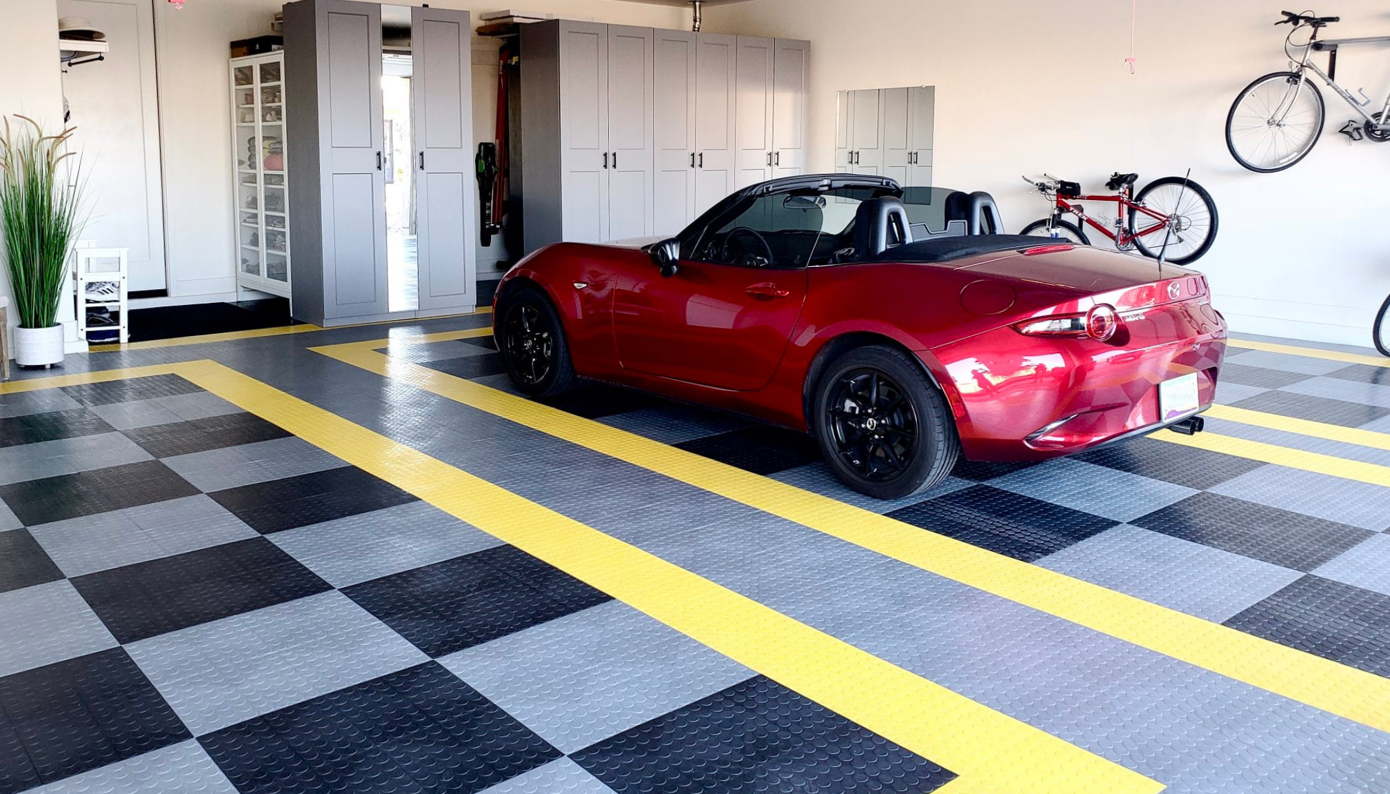 cir ally blk yellow mazda 1